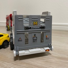 カーキャリアのおもちゃの画像