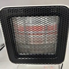 【高年式/2024年製！】　リフレクトヒーター　±0の画像