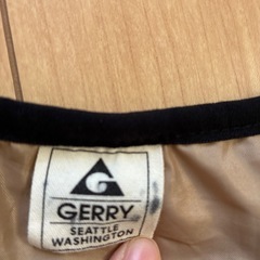 ブリーズ×ブラックのGERRY製中綿ベストの画像