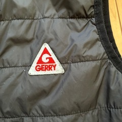 ブリーズ×ブラックのGERRY製中綿ベストの画像