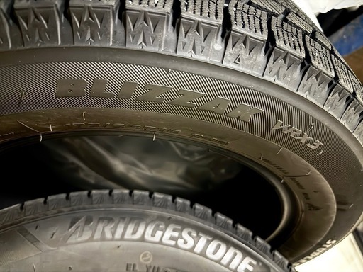 BRIDGESTONE BLIZZAK 2021年VRX3  175/65/15    4本