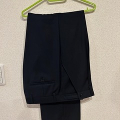 男性スーツの画像