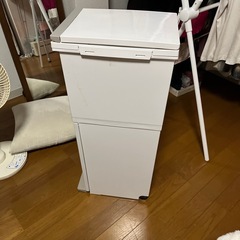 分別ゴミ箱の画像