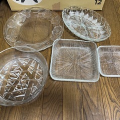 新品Pyrexパイ皿、他ガラスの皿10枚セットの画像