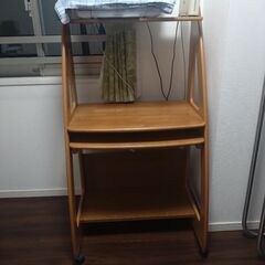 パソコンデスクの画像