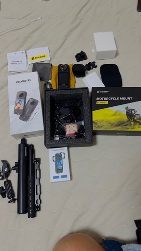 Insta360 X3 アクションカメラ 本体とアクセサリー