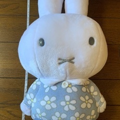 ミッフィー ぬいぐるみ 花柄シャツの画像