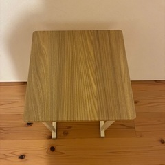 コの字型　サイドテーブルの画像