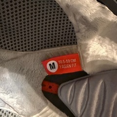 デサント　スキーウェア　ジュニア150（調整機能付き）＋ヘルメット＋ゴーグルの画像