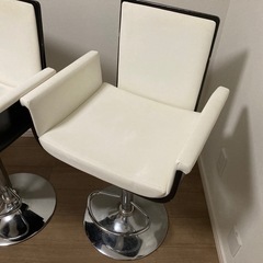 カウンターチェア3脚セット　汚れありの画像