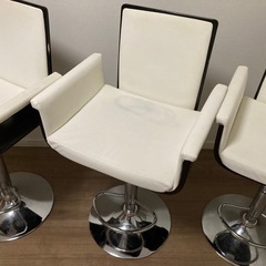 カウンターチェア3脚セット　汚れありの画像