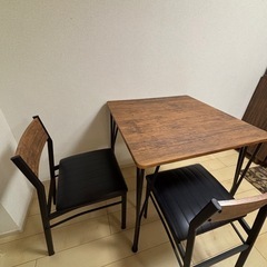テーブル、椅子×2 　ダイニングセットの画像