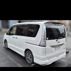 Nissan serena hybrid の画像