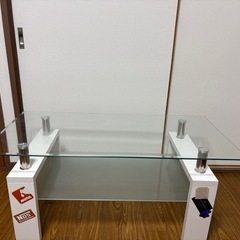 ガラステーブルの画像