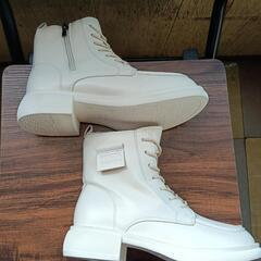 新品 23cm レディース ブーツ ホワイト 厚底 シューズ 識別番号:【B002-S】の画像