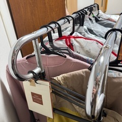 ハンガーラックの画像