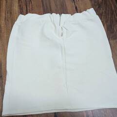 白 タイトスカート ４Lサイズの画像