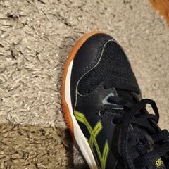 バレーボールシューズ　22.5cmの画像