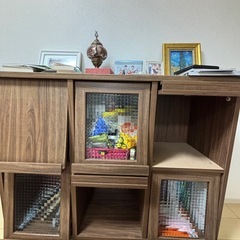 フラップ扉6枚付きキャビネットの画像