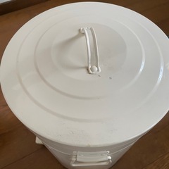 ペダル式ゴミ箱☆２個セットの画像