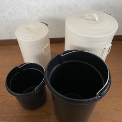 ペダル式ゴミ箱☆２個セットの画像