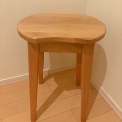 木製椅子の画像