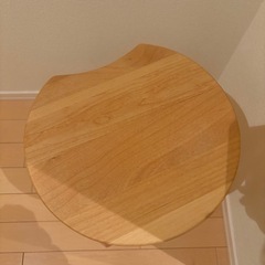 木製椅子の画像