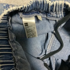 ジーユー　ジーパン　サイズS 総丈95、股下65、ウエスト平置き30(ゴム)センチの画像