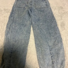 ジーユー　ジーパン　サイズS 総丈95、股下65、ウエスト平置き30(ゴム)センチの画像