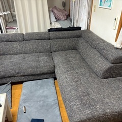 L型ソファーの画像