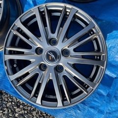 ほぼ未使用に近い　15インチ　アルミホイールの画像
