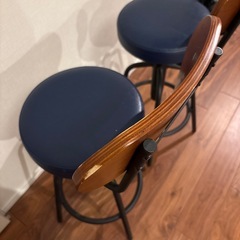 バーカウンターチェア2台の画像
