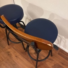 バーカウンターチェア2台の画像