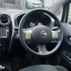 シルバー色の日産ノートの中古車を売りたいの画像