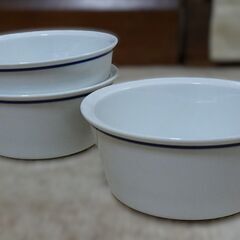 182 ブルーラインのサラダボールの画像