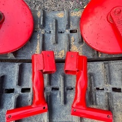 ヤンマートラクター　尾輪と尾輪取付金具左右セットの画像