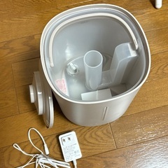 ニトリ タンク運べるらく給水加湿器【25年度製】の画像