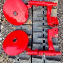 ヤンマートラクター　尾輪と尾輪取付金具左右セットの画像