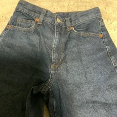 ジーユー　ジーンズ　ジーパン　サイズS 総丈92、股下63、ウエスト平置き32センチの画像