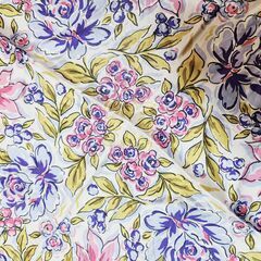 ＆シルク100％。軽やかな花畑のような明るい色味が素敵な大判スカーフ、いかがでしょうか？の画像