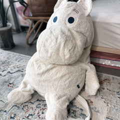 ムーミンの特大ぬいぐるみの画像