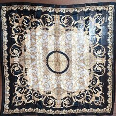 ※Philippe venet(フィリップ・ヴェネ) フランスのオートクチュールブランドの逸品、シルク100％。宝石のような大判スカーフ、いかがでしょうか？の画像