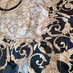 ※Philippe venet(フィリップ・ヴェネ) フランスのオートクチュールブランドの逸品、シルク100％。宝石のような大判スカーフ、いかがでしょうか？の画像