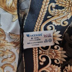 ※Philippe venet(フィリップ・ヴェネ) フランスのオートクチュールブランドの逸品、シルク100％。宝石のような大判スカーフ、いかがでしょうか？の画像