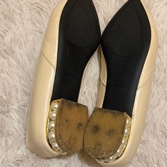 24.0cmローパンプス（かかとパール装飾）の画像