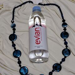 【まだ受付中・送付可能】未使用品タグ付 ファッションネックレス ブルー＆ブラック系 カッティングビーズ♪ 早い者勝ちです✨✨の画像