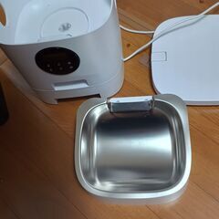 自動給餌器（ステンレス皿・タイマー設定可）3,000円｜早い者勝ちの画像