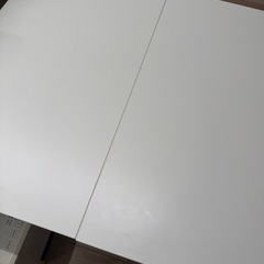 IKEA 伸縮テーブルの画像