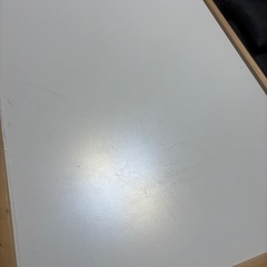 IKEA キッズデスクの画像