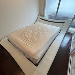 クイーンベッド一式の画像